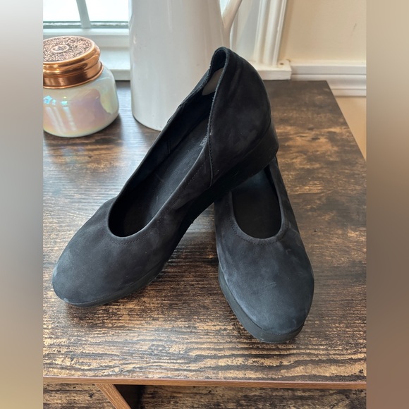 Arche Shoes - Arche Ballet Pumps with wedge block heel made in Italy, Suede size 37